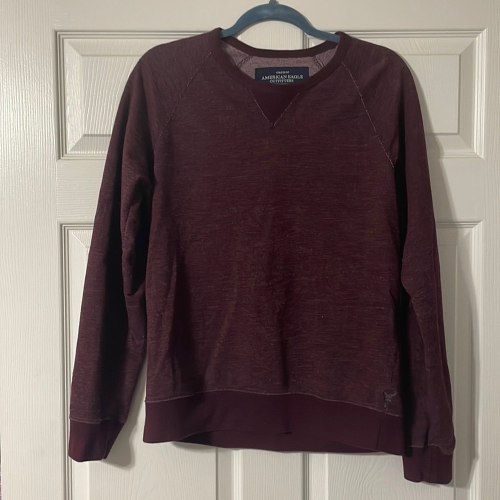 Burgundy American Eagle long sleeve ( men's small)